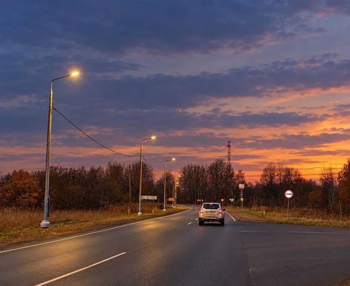 Уличное освещение функционирует в штатном режиме. Все строительно-монтажные работы выполнены в установленные контрактом сроки.