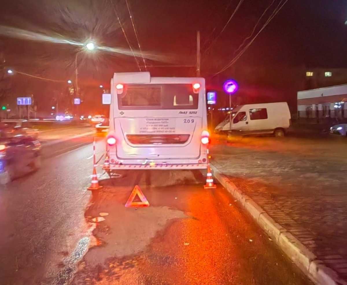 ДТП произошло на проспекте Александра Корсунова.