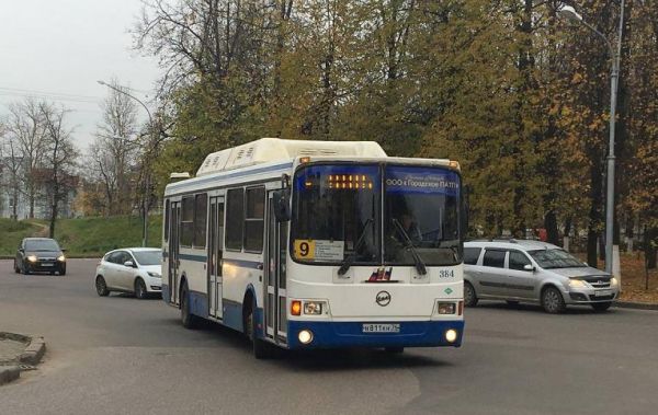 В последнее время в Великом Новгороде участились случаи  падения  пассажиров в салоне автобуса, сказали в городском отделе ГИБДД