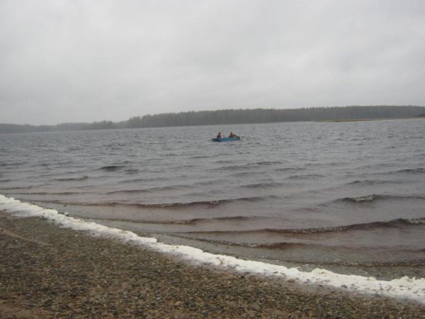 Местом гибели рыбаков стало Березорадинское озеро в Хвойнинском районе