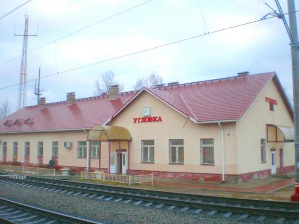 Поезд в один вагон свяжет райцентр и посёлок в соответствии с транспортным заказом Новгородской области.
