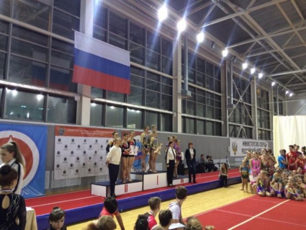Новгородские акробаты завоевали по две золотых, серебряных и бронзовых медали на всероссийском турнире «Никольские пируэты»