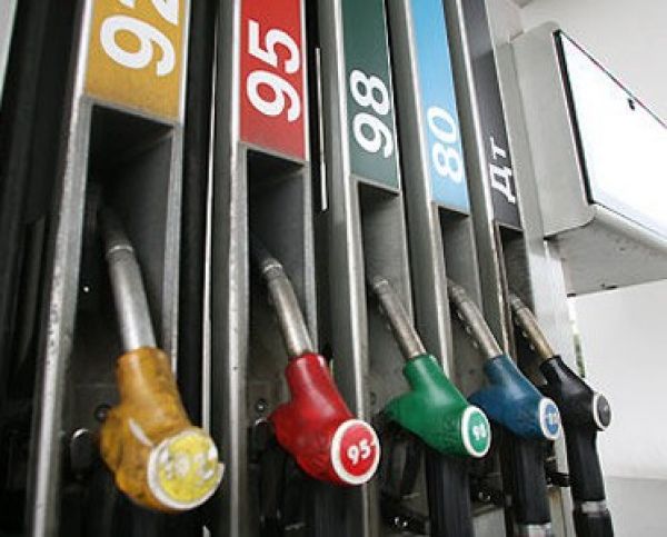 Топливные компании объяснили свое решение об увеличении цен на бензин повышением НДС с 18 до 20%.