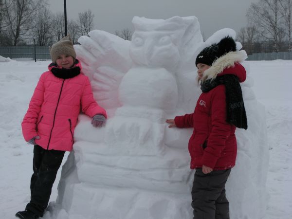Фестиваль снежных фигур в Боровичах родился спонтанно, но сразу полюбился горожанам