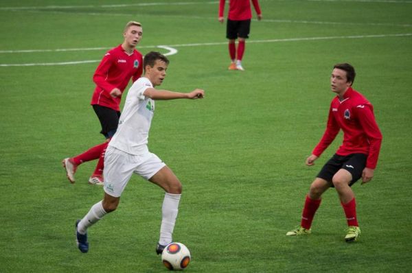 Соглашение между новгородцем и футбольным клубом из Псковской области рассчитано до июня 2018 года.