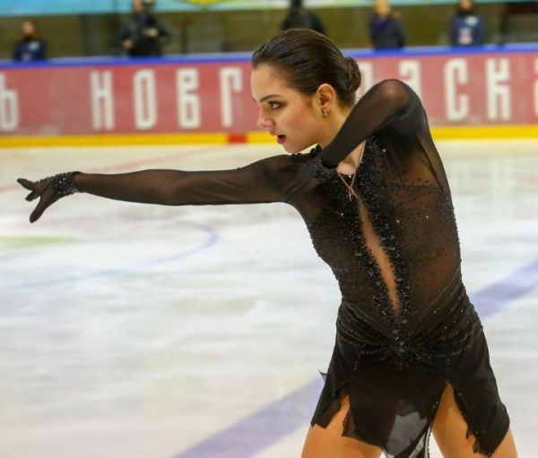 Евгения Медведева выиграла финал Кубка России в Великом Новгороде