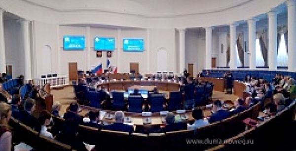 Перед голосованием депутаты одобрили поправки в бюджет 2019 года на заседании думского комитета по бюджету, финансам и экономике.