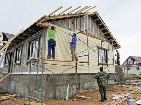 Социальные выплаты на строительство жилья в сельской местности получат 37 семей. На эти цели заложено свыше 60 млн рублей.