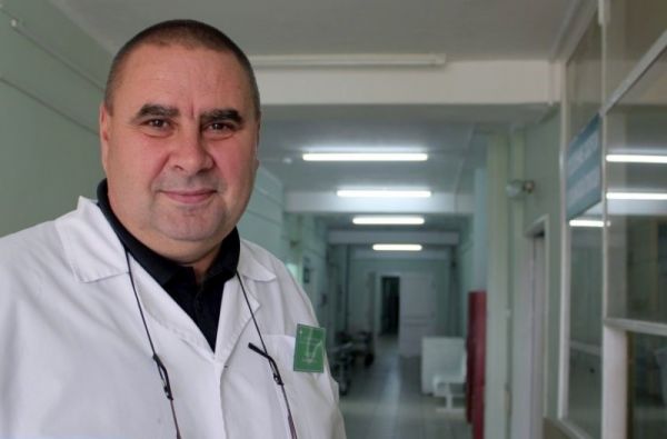 Вадим Ладягин продолжит руководить Боровичской ЦРБ и станет кризисным менеджером в окуловской больнице.