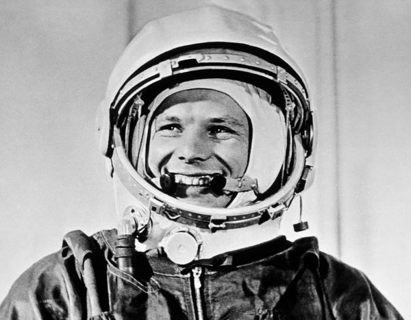 12 апреля 1961 года советский космонавт Юрий Гагарин на космическом корабле «Восток-1» стартовал с космодрома «Байконур» и впервые в мире совершил орбитальный облёт планеты Земля.
