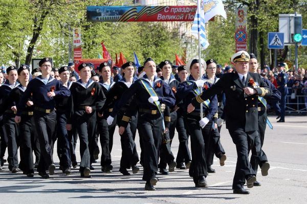 На торжества по случаю празднования 9 мая в Великом Новгороде собрались все, кто хочет почтить память тех, кто победил в самой страшной войне человечества.