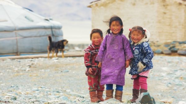 У монгольских кочевников какая-то своя тяжёлая, свободная жизнь,  в которой рассчитывать можно только на себя.