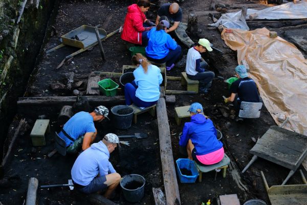 На Пятницком раскопе в сезоне-2019 будет исследоваться древнерусская городская усадьба XIII века