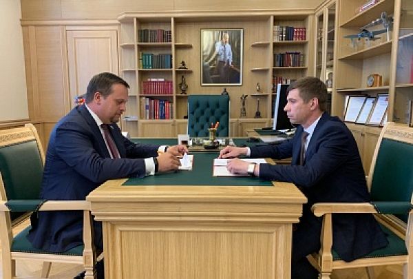 Андрей Никитин и Дмитрий Иванов обсудили вопросы развития Пестовского района.