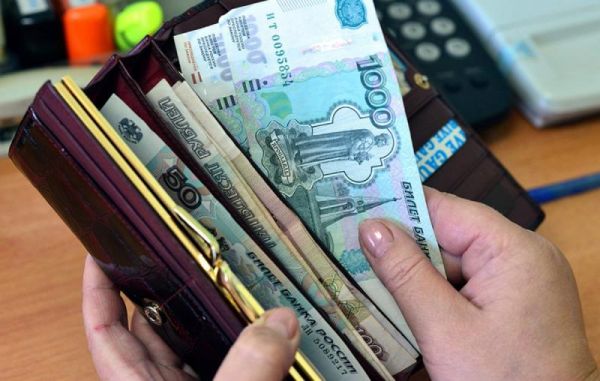 С 1 января минимальный размер оплаты труда для работников бюджетной сферы составляет 11280 рублей.