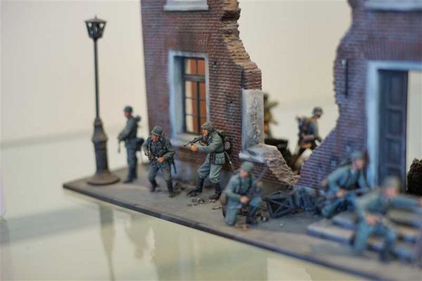 На выставке "История в миниатюре"  представлены одиннадцать диорам из единственного в России Музея оловянного солдатика
