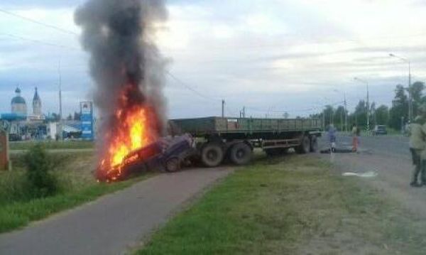 Водитель «ВАЗа» скончался на месте происшествия до приезда врачей.