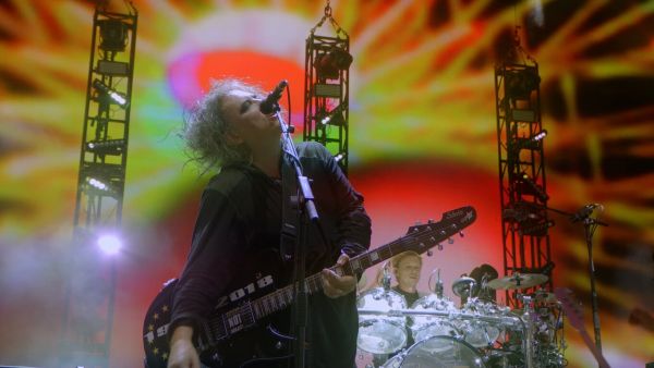 Фильм-концерт зафиксировал выступление The Cure в знаменитом лондонском Гайд-парке.