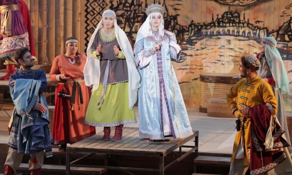 По замыслу режиссёра проекта, Даниила Донченко, мюзикл «Садко» станет первым шагом в деле возрождения традиций уличных театров в Великом Новгороде.