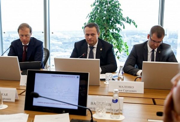 Андрей Никитин на совещании в Герминаторе РФ рассказал о поддержке народных промыслов.