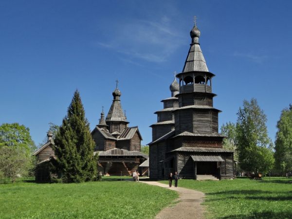 В первую тройку самых красивых мест для свадьбы вошли Ласточкино гнездо в Крыму (31,94%), озеро Байкал в Восточной Сибири и парк Дендрарий в Сочи – по 16,67%.