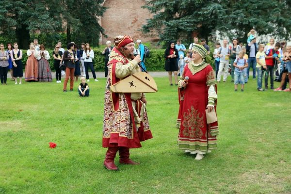 В Великом Новгороде проходит международный фестиваль «Онфим собирает друзей».