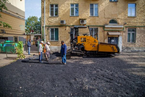 На благоустройство дворов в Великом Новгороде в 2019 году направлено 63,83 млн рублей.