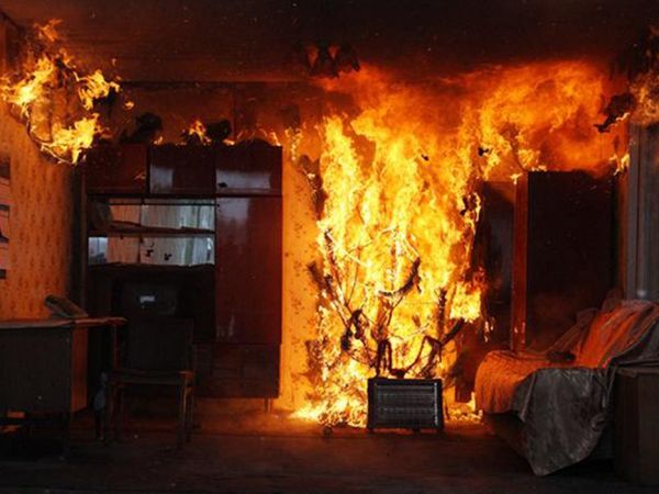 Пожар возник в одном из домов на улице Зелинского.
