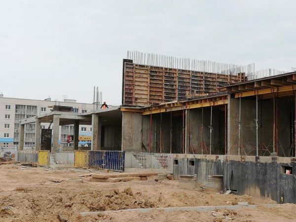 Процедура расторжения контракта с подрядчиком, который занимался строительством детского сада на улице Речная, уже запущена.