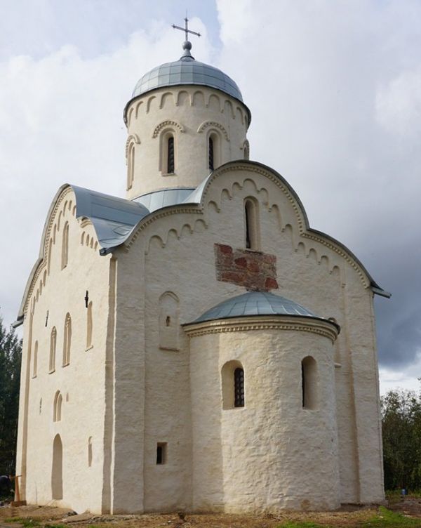 Новгородский музей-заповедник включил храм в экскурсионный показ.