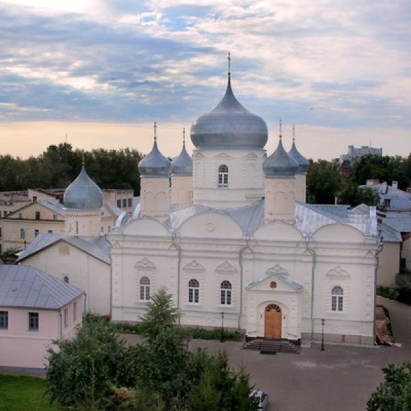 Сегодня в Великом Новгороде в Покровском соборе и в церкви Покрова Богородицы в Кремле пройдут богослужения