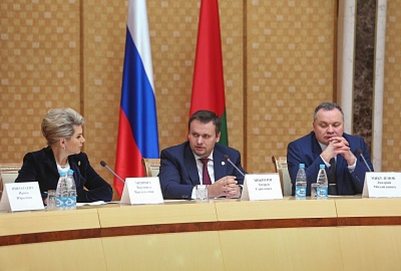 В Минске прошло заседание рабочей группы по сотрудничеству республики Беларусь и Новгородской области.
