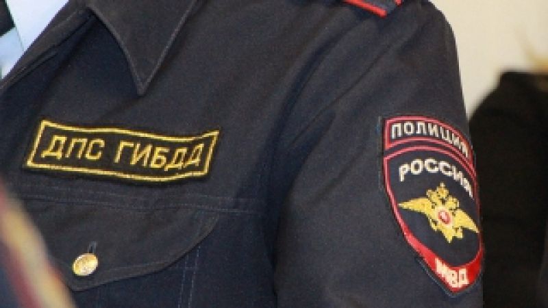 Нофал Вердиев передал инспектору ДПС из межмуниципального отдела МВД «Новгородский» взятку в 500 рублей.