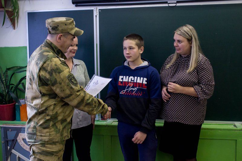 Награду 15-летний Михаил Дмитриев получит из рук Валентины Матвиенко.