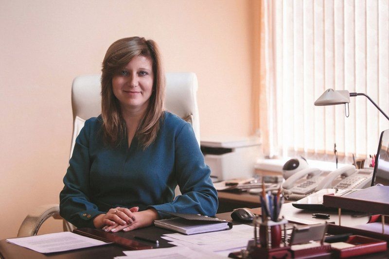 С июля по октябрь 2019 года Евгения Серебрякова была советником-экспертом при губернаторе Новгородской области.