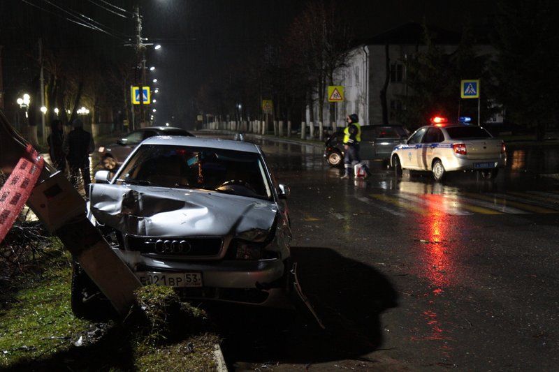 .За минувшие выходные на новгородских дорогах травмы в результате ДТП получили 18 человек.