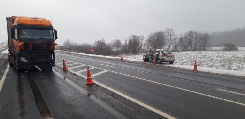 Авария произошла 2 декабря на 560-м километре трассы «Россия» недалеко от Спасской Полисти.