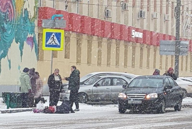 58-летнюю женщину сбили на улице Большая Санкт-Петербургская.