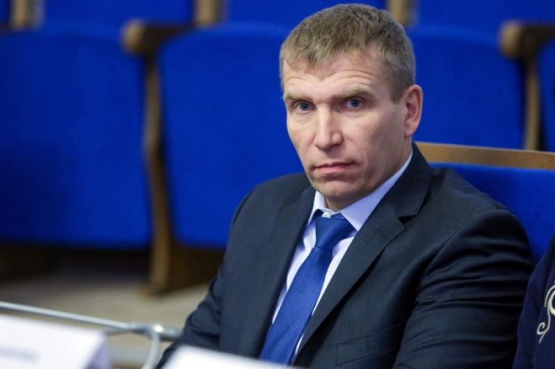 В прошлом году Пикалев был назначен заместителем председателя правительства Ленинградской области по безопасности.