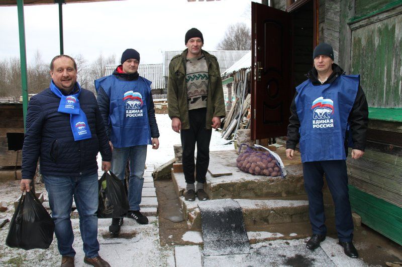 Помощь людям оказали новгородские фермеры и руководители крестьянских хозяйств.