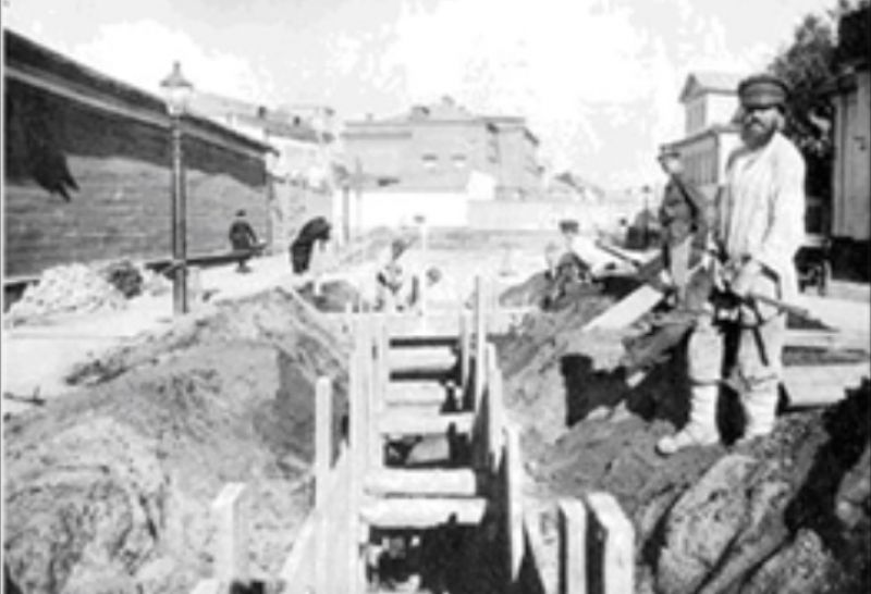 История новгородского водоканала началась в октябре 1895 года, когда были выделены средства для строительства водопровода на правом берегу реки Волхов.