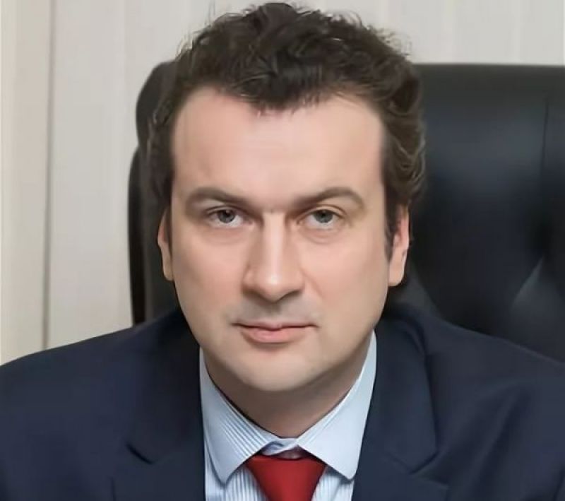 К исполнению обязанностей на посту вице-губернатора Игорь Школьников приступил сегодня, 13 декабря.