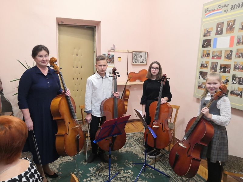 Музыкальной школе №1 им. С.В. Рахманинова в прошлом году исполнилось 70 лет, а такой объём средств на приобретение новых инструментов она получила впервые