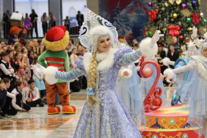 С 24 по 25 декабря новгородские школьники посетят в столице Московский Кремль, Оружейную палату и Цирк на Цветном бульваре.