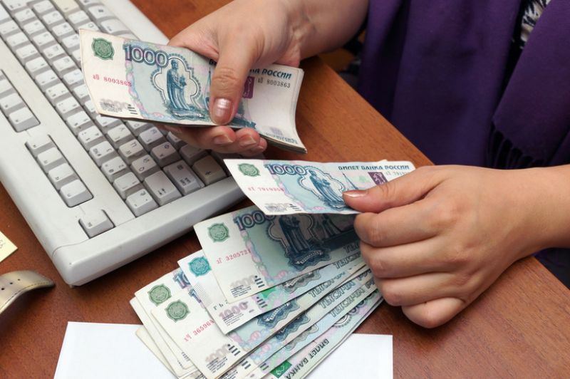 Старорусская компания «ПК АВС» задолжала своим 10 работникам зарплату за январь, февраль и март.