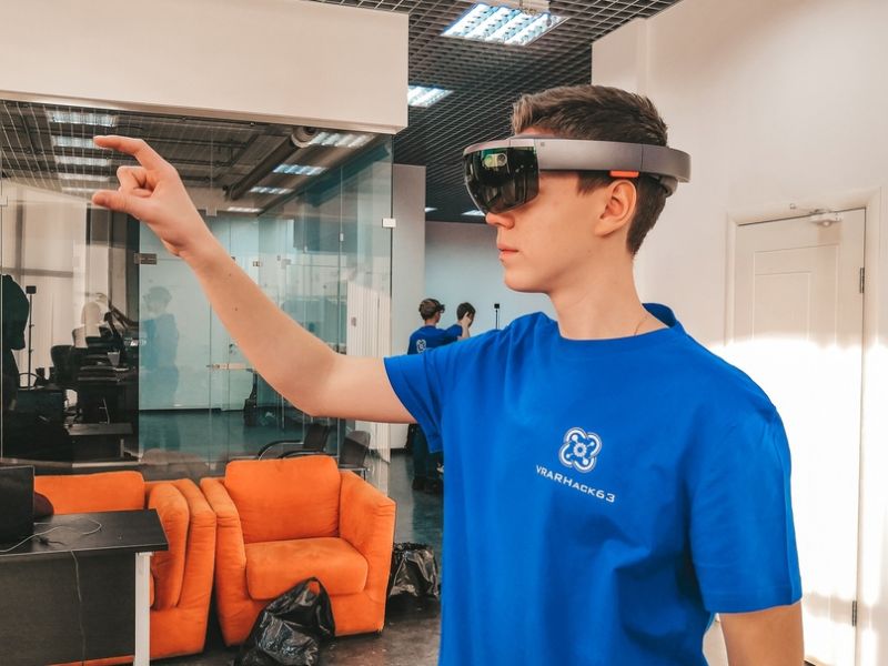 Ученикам VR/AR-квантума Сергею Антонову, Денису Иванову и Юрию Михайлову удалось занять первое место в максимальной категории сложности.