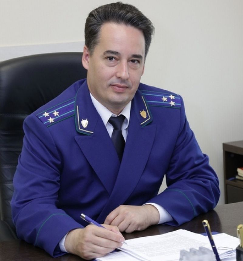 В 2017 году Столяров был назначен заместителем прокурора Новгородской области.