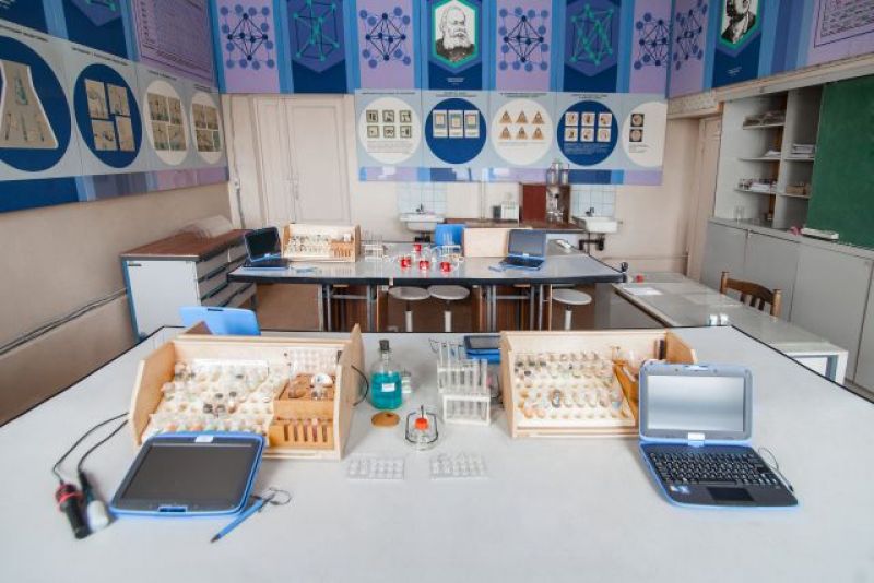 О современном кабинете химии в школе мечтали давно