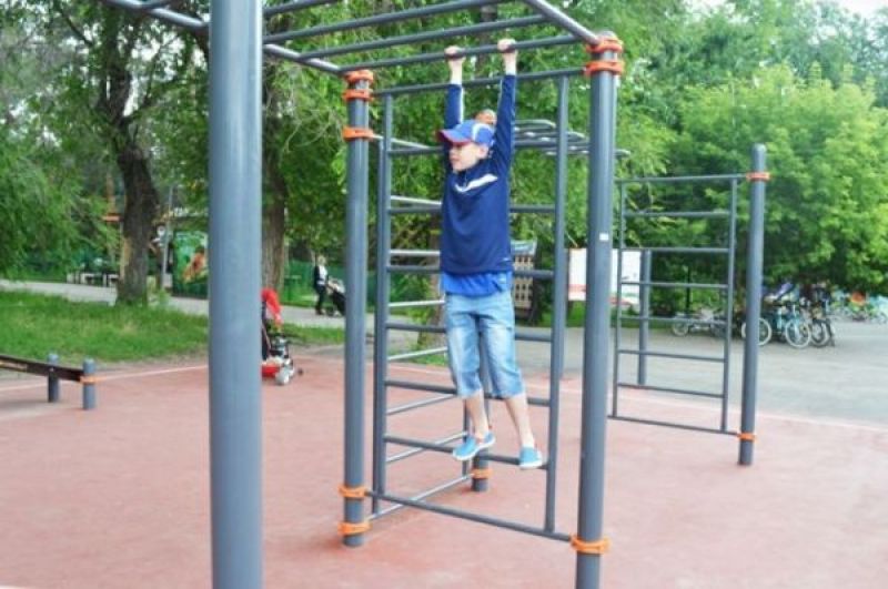 В 2020 году власти продолжат обустройство открытых спортивных площадок в парках, дворах, на территориях школ в регионе.