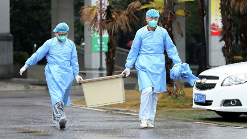 О вспышке коронавируса в китайском городе Ухань стало известно в декабре. К настоящему времени число зараженных превысило отметку в 570 челове.